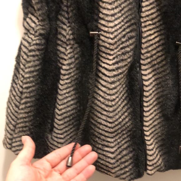 Reversible vest - Picture 2 of 3